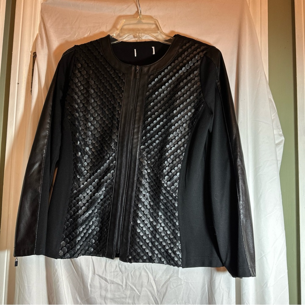 Textured faux leather jacket women Petite Small EUC
